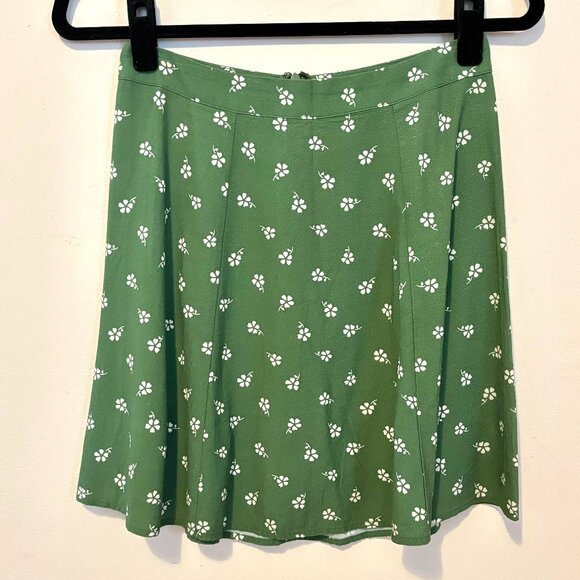 Like New Marine Layer Bonnie Mini Skirt in Green Modern Ditsy, Size 2 - Picture 3 of 5
